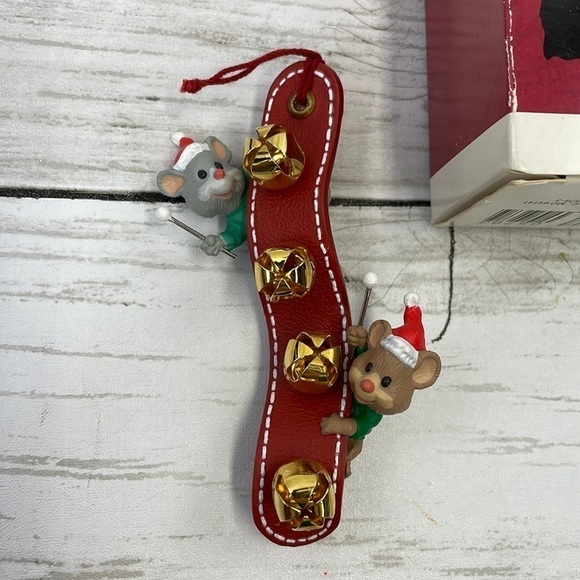 HALLMARK JUNGLE BELL BAND CHRISTMAS ORNAMENT VINTAGE 1994 - Picture 1 of 7